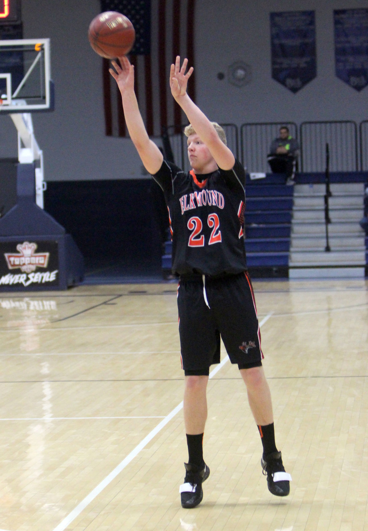 Elk Mound boys basketball vs Altoona 12-1-18